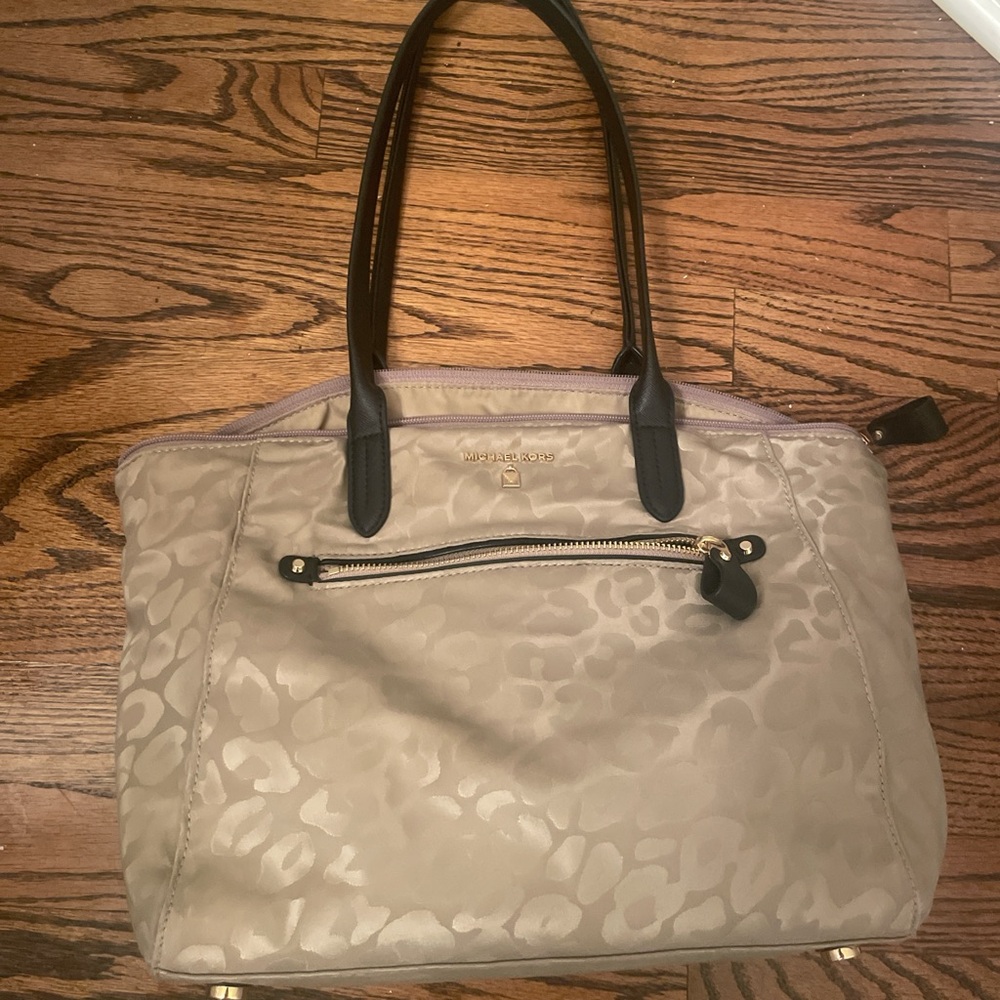 Michael Kors Cream and Black Tote Bag with Structured Design